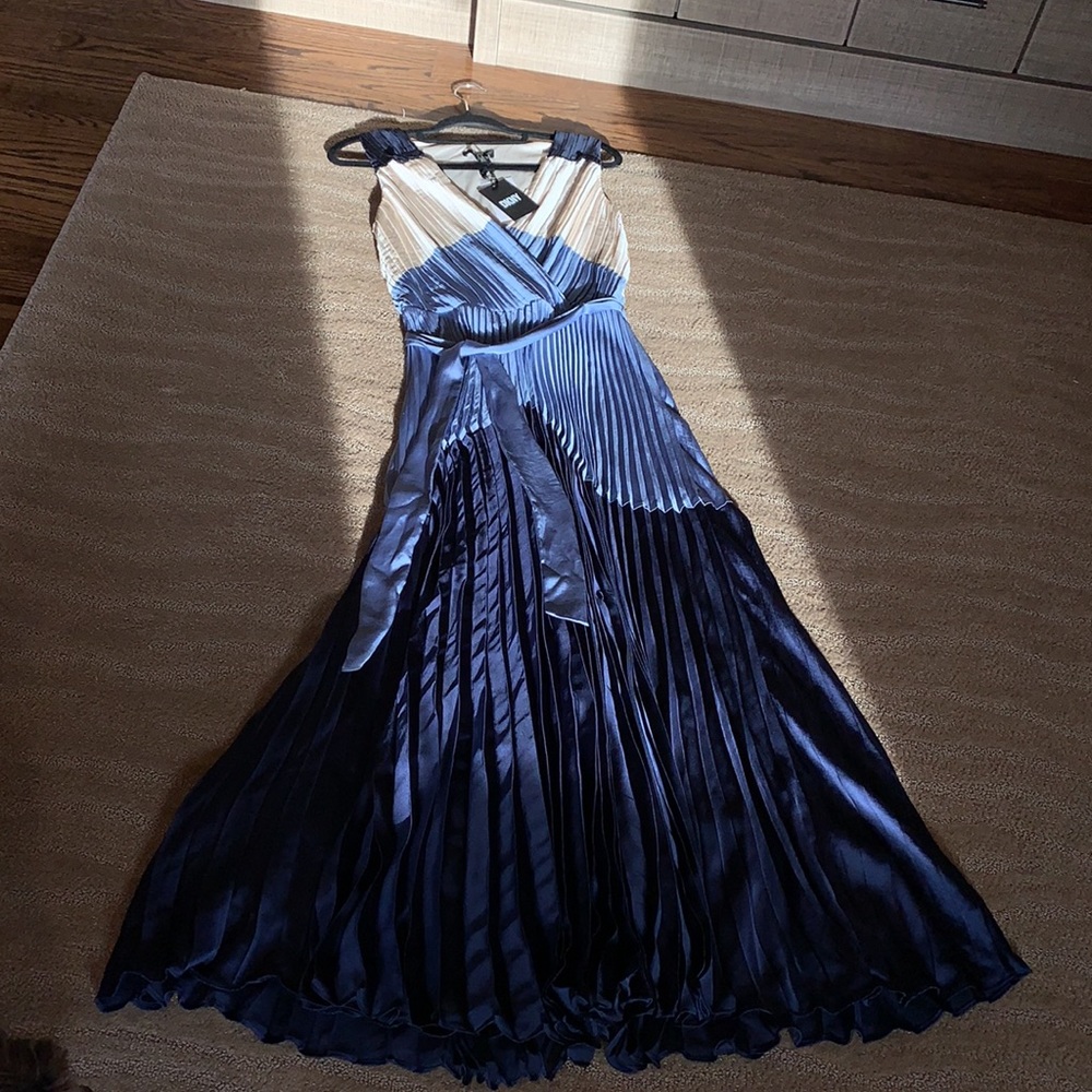 DKNY Pleated Colorblocked Gown - Picture 12 of 14